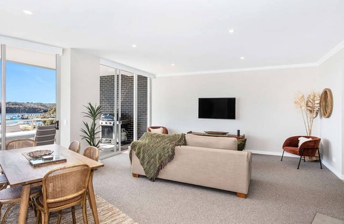 Ulladulla Apartment | Marina View - Stylish spacious apartment overlooking the beautiful Harbour