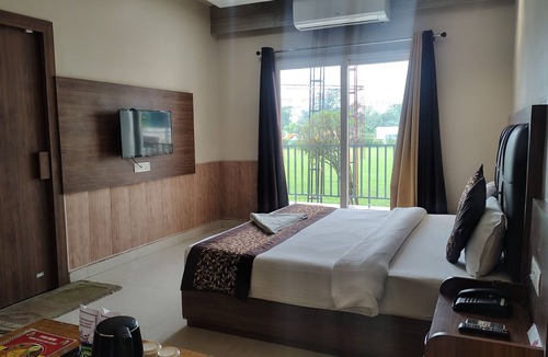 Malihabad Resort | MARINO WATERPARK AND RESORT