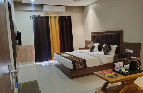 Malihabad Resort | MARINO WATERPARK AND RESORT
