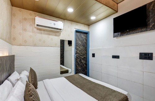 South West Hotel | Mauryan Express Hotel Dabri Janakpuri