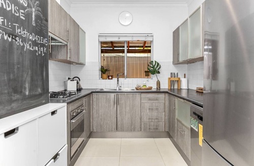 Maylands House | Maylands Coastal Vibe by Home2BnB