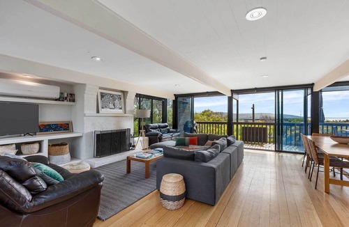 Anglesea House | Mesmerising Views Sum