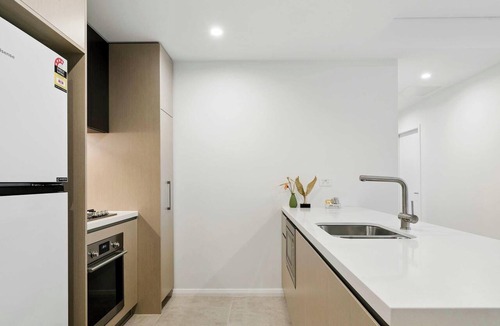 Rouse Hill Apartment | MetaWiseBnB Modern 2BR Near Shops & Metro