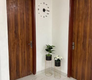 Chhatarpur Apartment | Mi Casa Amore - Cozy 2BHK with Projector