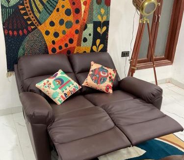 Chhatarpur Apartment | Mi Casa Amore - Cozy 2BHK with Projector