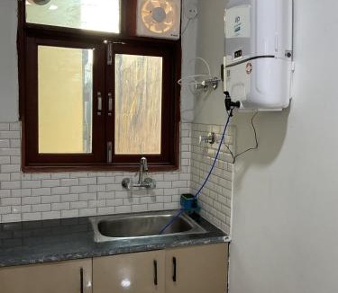 Chhatarpur Apartment | Mi Casa Amore - Cozy 2BHK with Projector