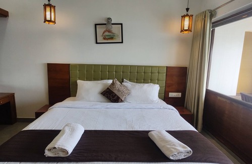 Alappuzha Hotel | MIRAS PMC Lakeshore Resort