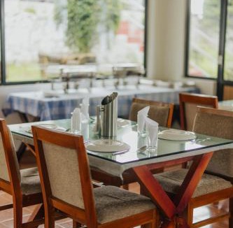 Chinnakanal Resort | Misty Courtyard Resort