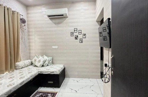 Vaishali Nagar Apartment | Modern 1BHK in Vaishali Nagar Jaipur Couple Friendly WiFi