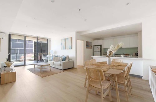 Wolli Creek Apartment | Modern 2-Bed Apartment Near Airport