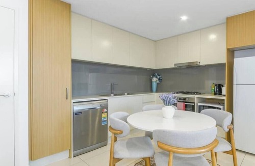 Merrylands Apartment | Modern 2B2B Stay in Merrylands