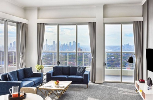 Bondi Junction Apartment | Modern 3-Bedroom Penthouse Suite Near Bondi Beach Sydney