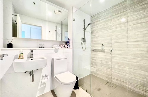 Hurstville Apartment | Modern Comfort Hurstville 1BR Wifi Train Business 4ppl