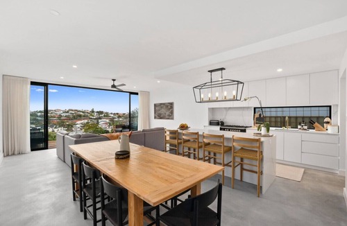 Queenscliff House | Modern Freshwater Beach Pad
