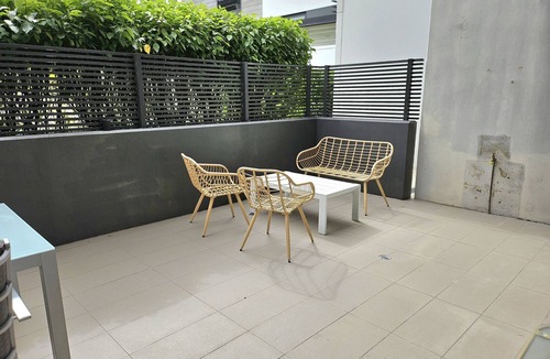 Lyons Apartment | Modern Ground Floor Apartment in Lyons