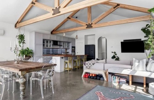 Geelong West House | Modern Heritage Retreat – walk to Pako & Waterfront