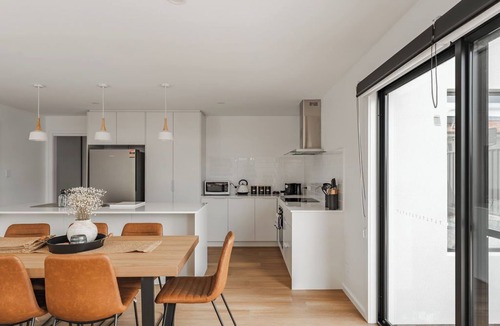 Devonport House | Modern living with simplistic charm
