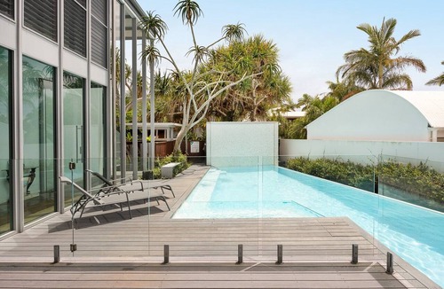 Noosaville House | Modern Riverview Escape with Private Pool