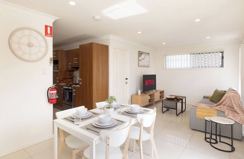 Rocklea Apartment | Modern Rocklea 2BR | AC & Kitchen | 316D2