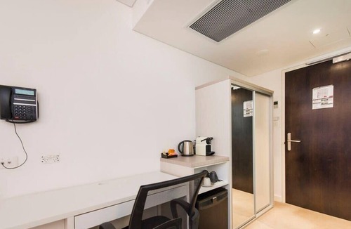 Perth Apartment | Modern Room with Rooftop Terrace Located Centrally