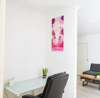 Deer Park House | Modern style unit 2 Deer Park