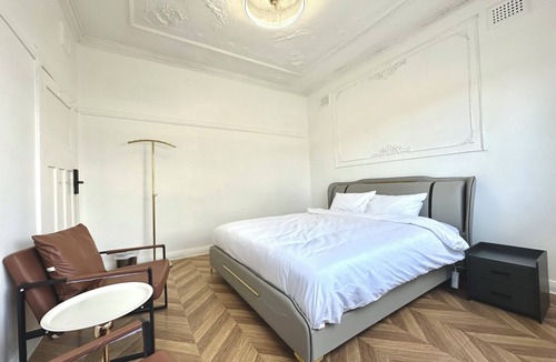 Bankstown House | Modern Vintage Single & King size Rooms