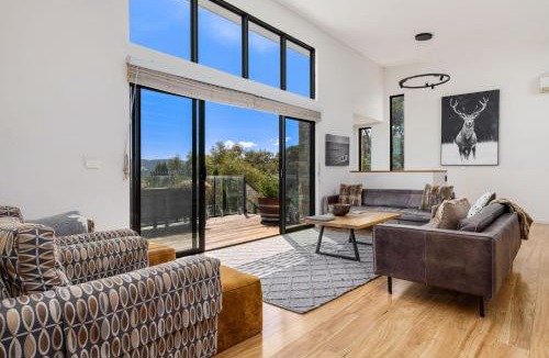 East Jindabyne House | Moongate