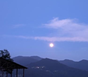 Rishop House | Mountain View Hill Side Homestay Kalimpong, Between Silk Route - Deolo Park - Ramdhura