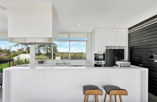 Macmasters Beach House | Mourawaring House - Bushland Retreat