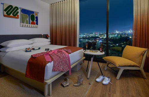 Mascot Hotel | Moxy Sydney Airport