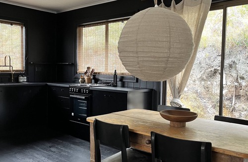 White Beach House | Mr BlackGordon