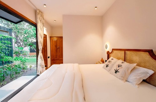 Dahanu Hotel | MRUDA FARMSTAY