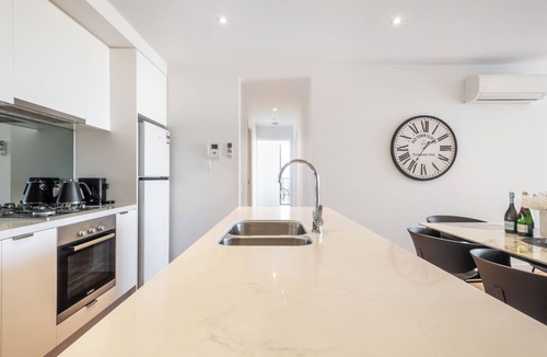 Southbank Apartment | MSA Bella: 2 Bed 2 Bath w/Gym near Crown Casino & Eureka Skydeck