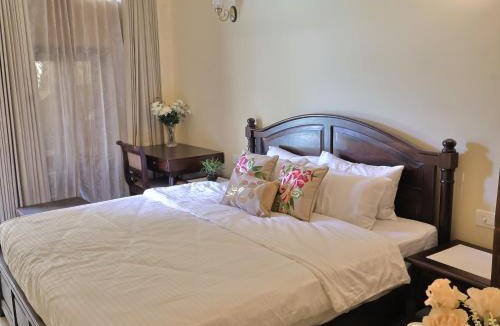 Bani Park House | Mundoota House