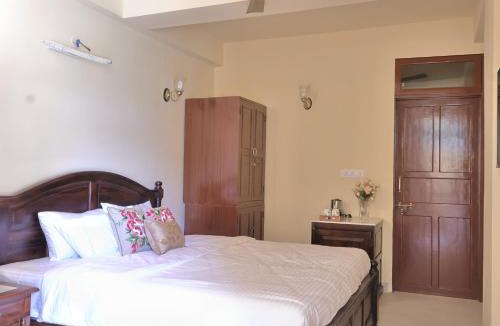 Bani Park House | Mundoota House