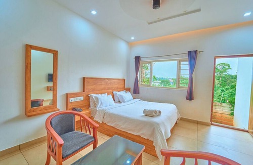 Devikolam Hotel | Munnar Ice Pellets Resort with Pool