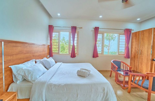Devikolam Hotel | Munnar Ice Pellets Resort with Pool