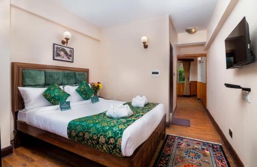 Darjeeling Hotel | Muscatel Roma - 400 Mts from Mall Road