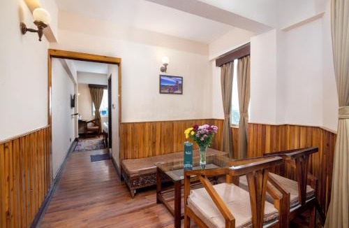 Darjeeling Hotel | Muscatel Roma - 400 Mts from Mall Road