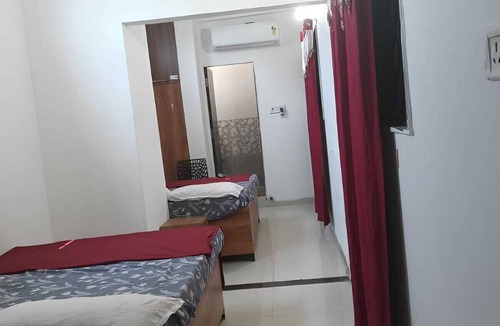 Indore Hotel | Naik Homestay