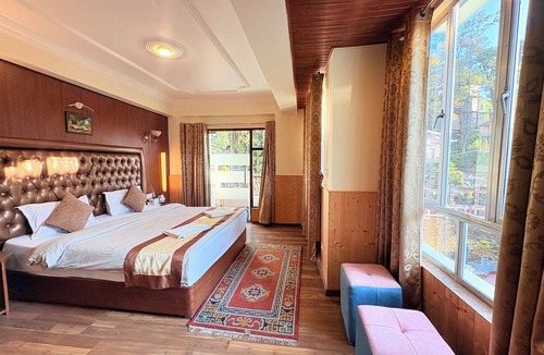 Darjeeling Hotel | Near Mall Rd Hotel Himalayan Retreat
