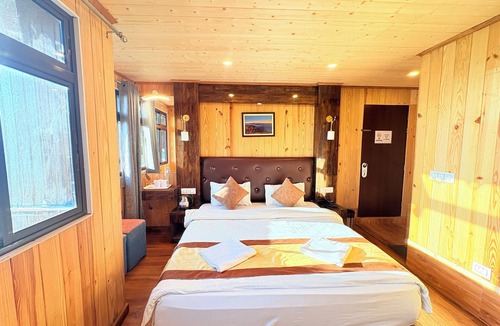 Darjeeling Hotel | Near Mall Rd Hotel Himalayan Retreat