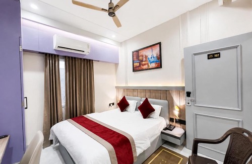 Faizabad House | NEAR SHREE RAM JANM BHOOMI - HOTEL SHREE RR - Wi-Fi - Parking- Luxury Rooms - Best Family Hotel In Ayodhya