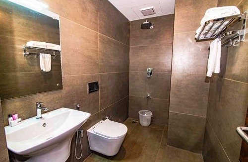 Kozhikode Hotel | Neelagiri Heritage Hotel - Near Calicut Railway Station