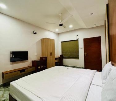 Erattupetta Hotel | Neem Residency