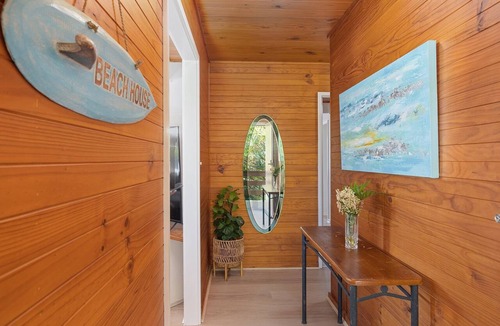 Nelson Bay House | Nelson on Nelson – walk to beach, sleeps 13, pet friendly