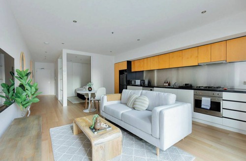 Chinatown Apartment | Newly Refurbished 1 BDR CBD Studio on Liverpool St