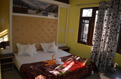 Dal Lake Hotel | Nice One Palace