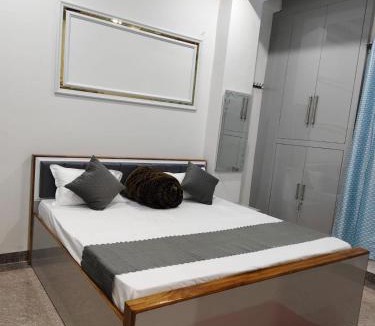 Varanasi Hotel | Nidhipataye Homestay