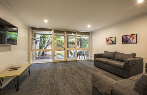 Coolaroo Hotel | Nightcap at Coolaroo Hotel
